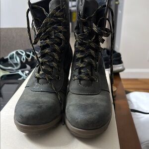 Sorel Black Combat Boots with Sturdy Lace-Up and High-Top Design